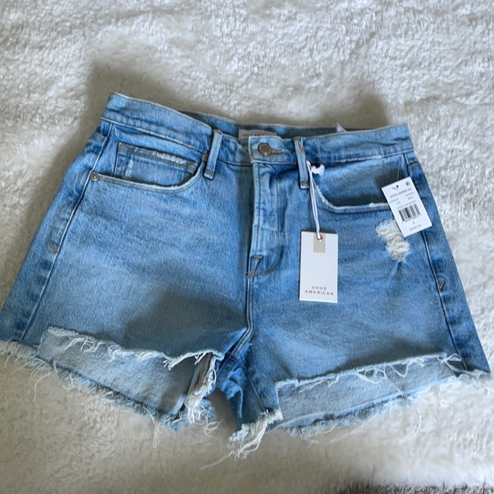 Good American Good 90s Denim Shorts in size 2/26